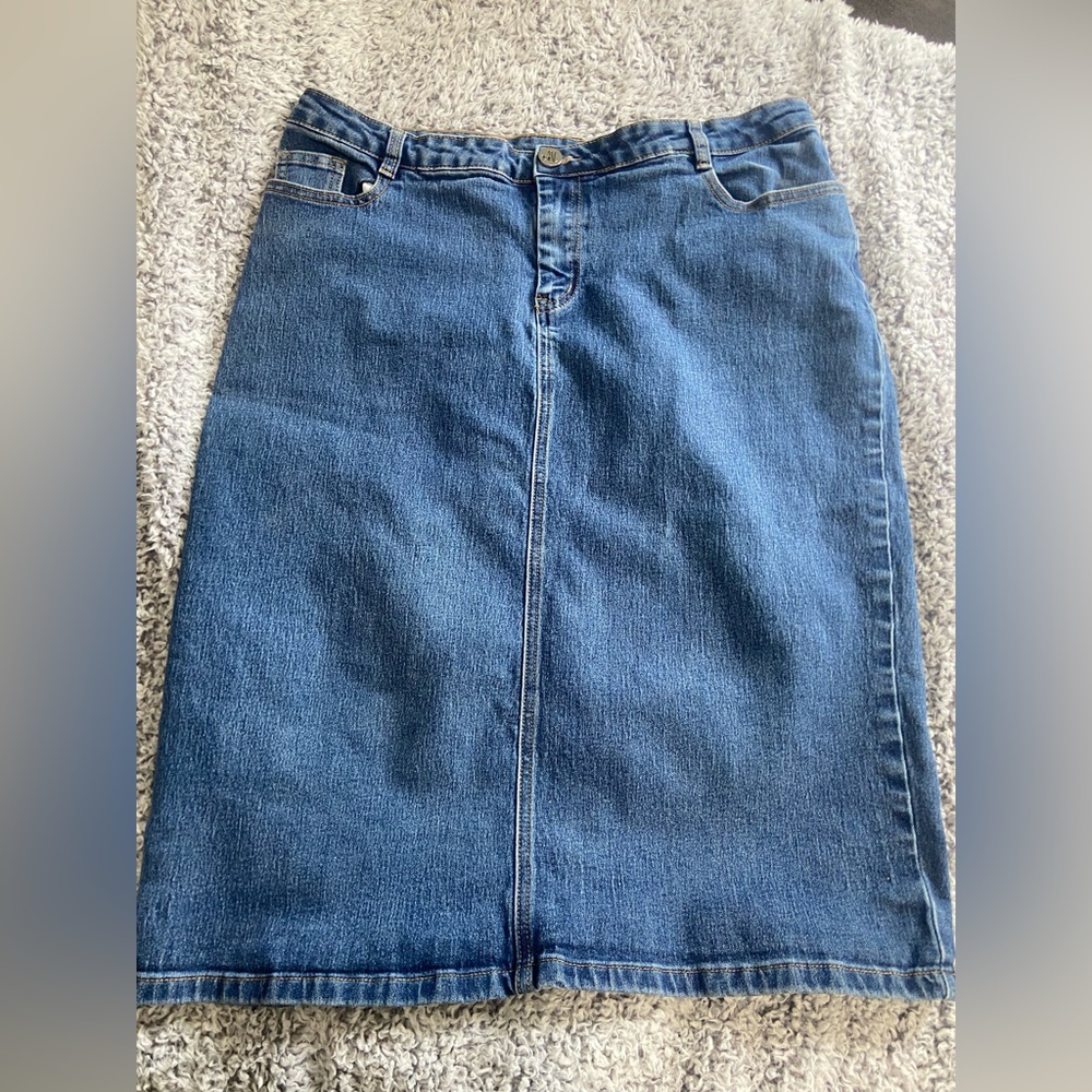 Stylish Blue Denim Pencil Skirt